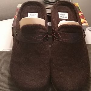 New. Earth Origins clogs.